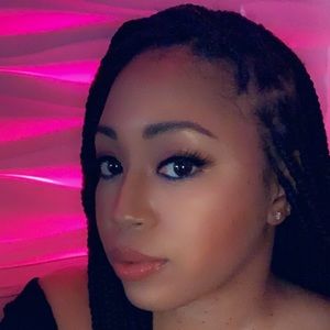 Meet your Posher, Latoya